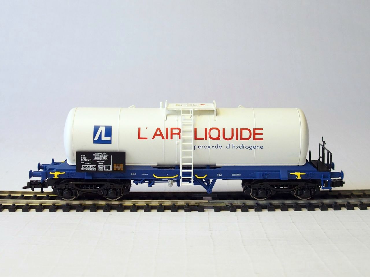 Rame 4 citernes JOUEF - Modélisme
