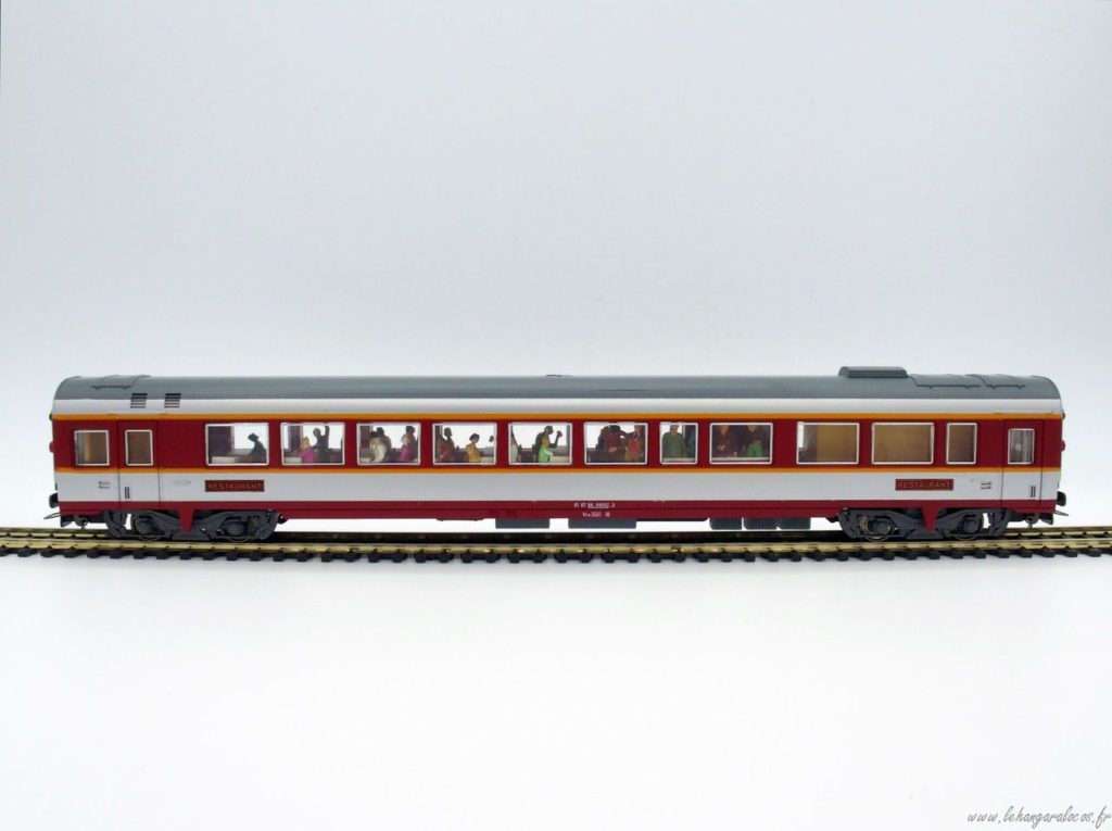 VOITURE VOYAGEURS RESTAURANT rouge FOBBI non JOUEF circuits trains